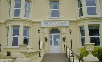 Four Saints Brig Y Don Hotel