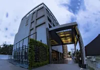 Kpm Tripenta Hotel