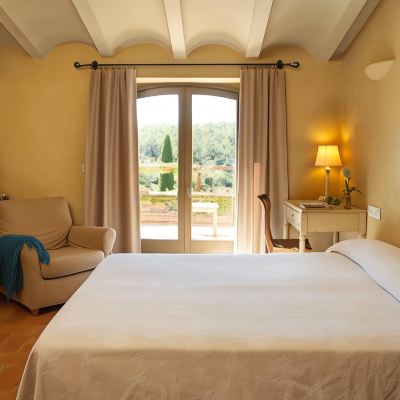 Standard Double Room Hotel la Plaça Madremanya Promo Code