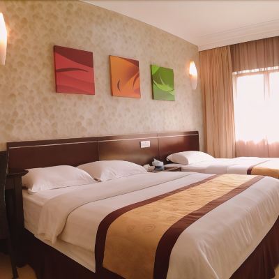 Bilik Deluxe Bertiga Kupon Home 2 Hotel