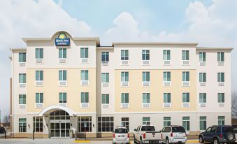 Days Inn & Suites by Wyndham Kearney