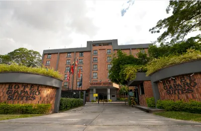 Guaparo Suites Hotele w: 