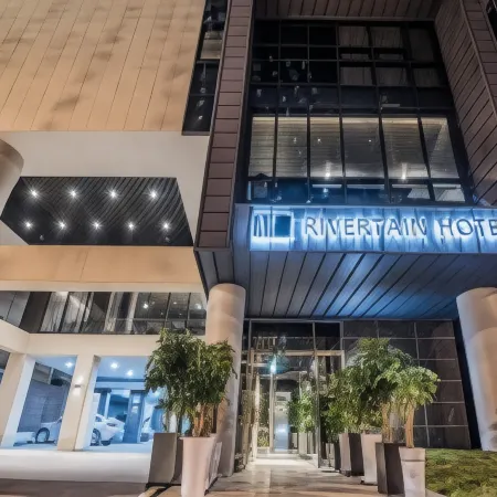 Rivertain Hotel