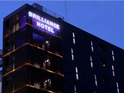 BRILLIANCE HOTEL Hoteles en 