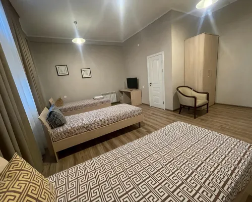 Amulet Hotel โรงแรมในทาราซ