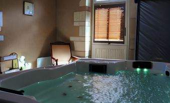 Hôtel & Spa Chai De La Paleine - Housity
