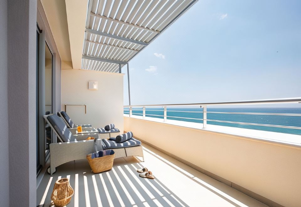 Corner Suite