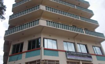 Sakawa Towers County Hotel - Housity