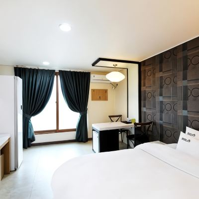 수페리어 킹룸 (2인 무료조식, 월요일 아침 조식제공 X) White Tourist Hotel 쿠폰