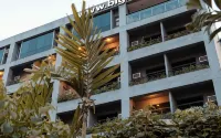 Big Hotel