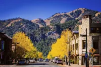 Sun Valley Studio | Walk to Ski Lifts, Restaurants & Trails | Fresh Renovation