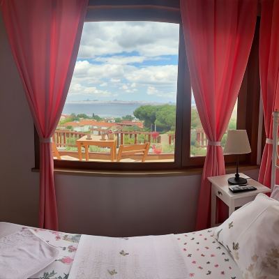 Deluxe Room, 1 Queen Bed, Sea View