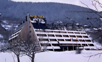 Rvhotels Tuca - Housity