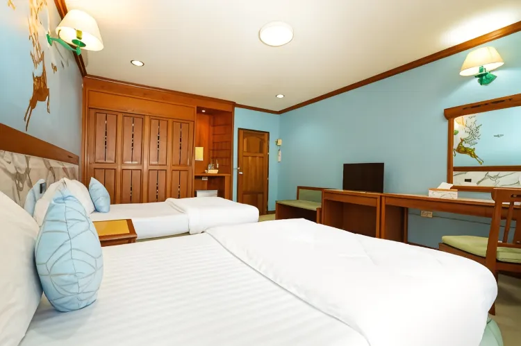 Double Queen Deluxe Room