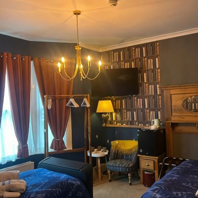 Family Room Worth House Promo Code
