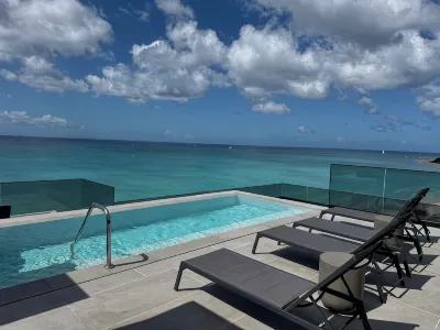 Luxurious Oceanfront Condo with Rooftop Pool on Brighton Beach– Sleeps 4 Hotel di 