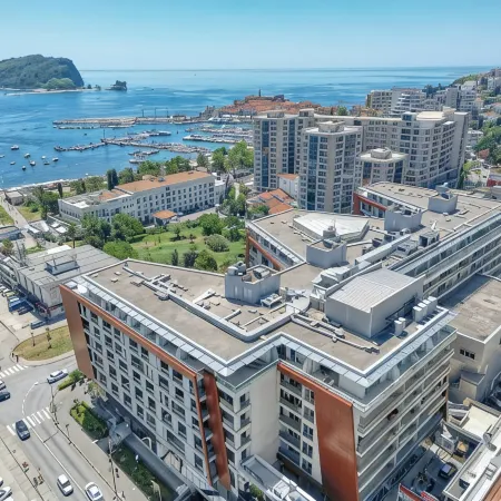 Condo Studio Plaza