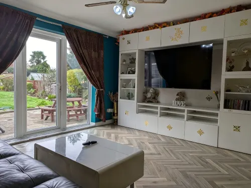 Central Large House close to Heathrow