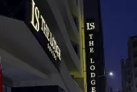 The Lodge Suites