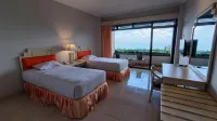 Queen Garden Hotel Managed by Salak Hospitality โรงแรมใน