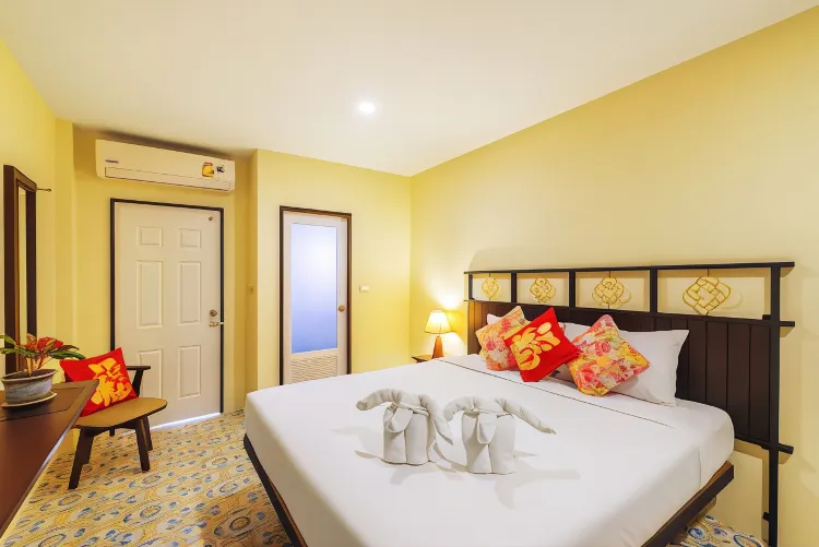 ห้องสุพีเรียร์เตียงใหญ่พร้อมระเบียงขนาดเล็ก (ไม่มีหน้าต่าง)