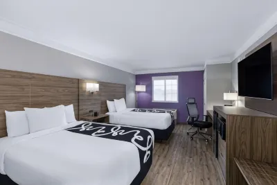 La Quinta Inn by Wyndham Kansas City Lenexa Hotel di 