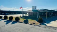 Super 8 by Wyndham Henryetta Hotels in 