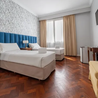 Hotel Regis Hotels near Edificio Kavanagh