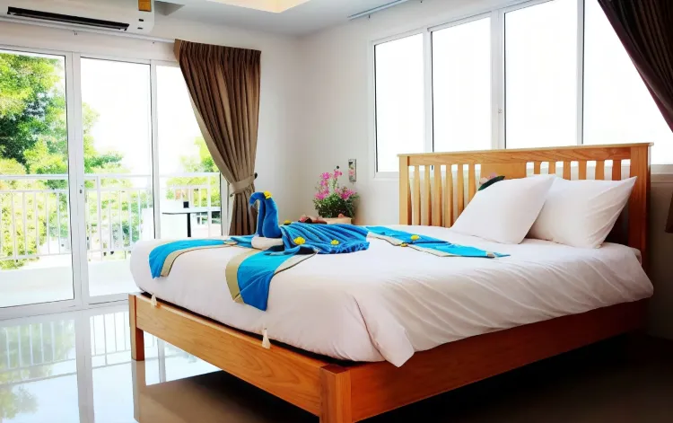 ห้องดีลักซ์ เตียงใหญ่ 1 เตียง