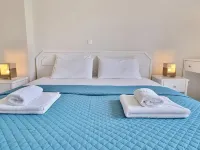Bungalow White Apartments Hotels in Políkhronon