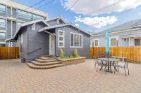 Stylish 2-Bedroom walking distance to Downtown