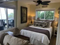 Sunrise Central on the Beach! Only you and the view! Relax to the sound of waves