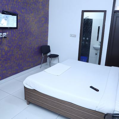 Deluxe Double Room with City View-Smoking