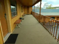 Country Motor Inn