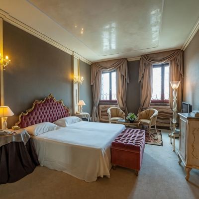 Deluxe Room with Canal View Ca' Sagredo Hotel Promo Code