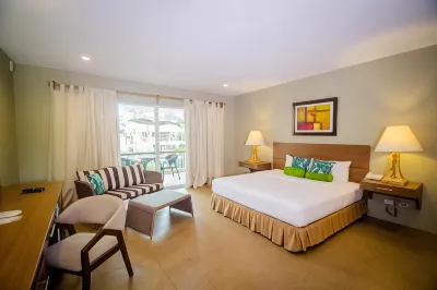Almont Inland Resort Hotels in 