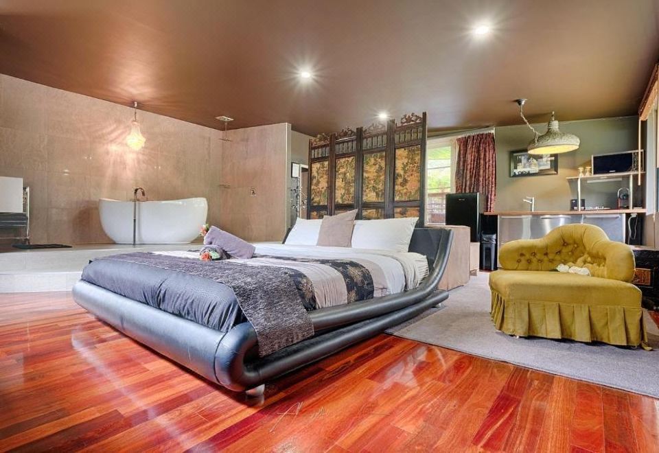 套房（带热水浴缸）