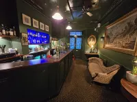 Queens Court Hotel