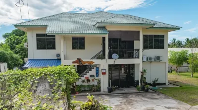 Poni Homestay Отели в г. 