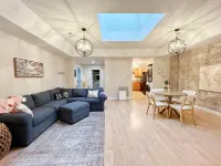#SuiteDreamsLawrence - Historic Downtown Loft - sleeps up to 6!