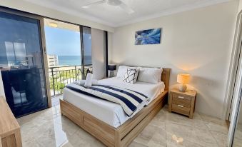 Royal Palm Resort on the Beach - Housity