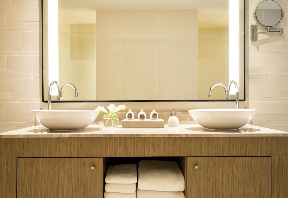 Mövenpick Siam Hotel Na Jomtien PattayaDeluxe King Room With Sea View