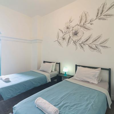 Deluxe Twin room with Shared Bathroom Wonderloft Hostel Promo Code