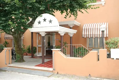 Hotel Iris Crillon Hotel a 