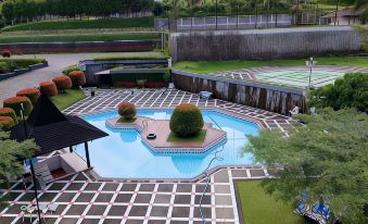 Queen Garden Hotel & Apartment - Housity