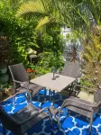 Bradstone Garden Retreat with Own Entrance