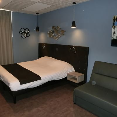 Family Room With Sea View Hôtel Sur le Quai Promo Code