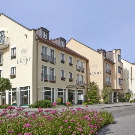 Hotel Henry