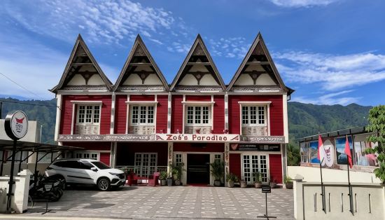 Zoé’s Paradise Waterfront Hotel
