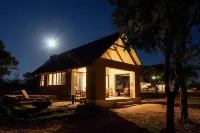 Callies Game Lodge Safaris